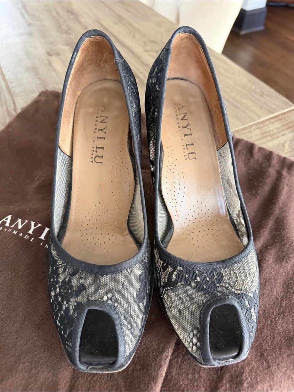 Anyi Lu Black Lace Peep-Toe kitten Heels